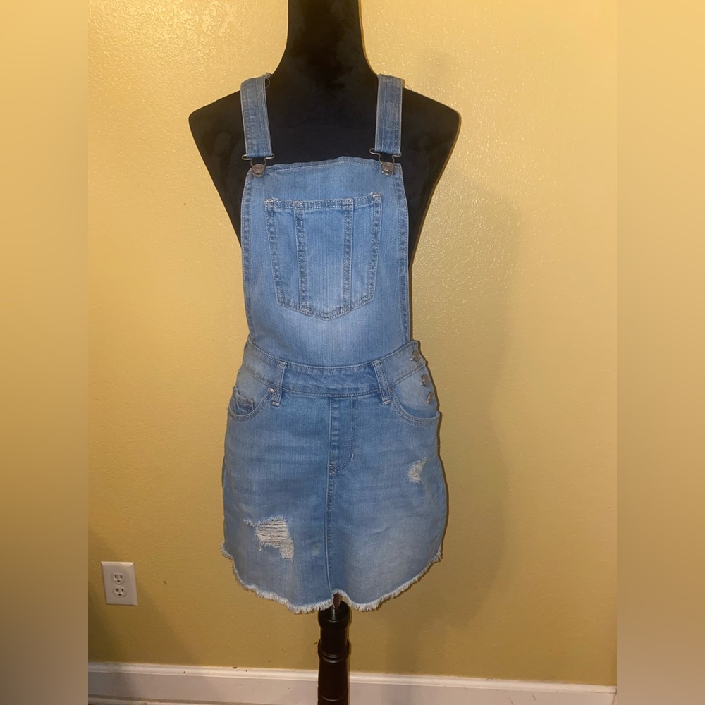 Denim jumpsuit skirt. Size small. Brand: refuge.